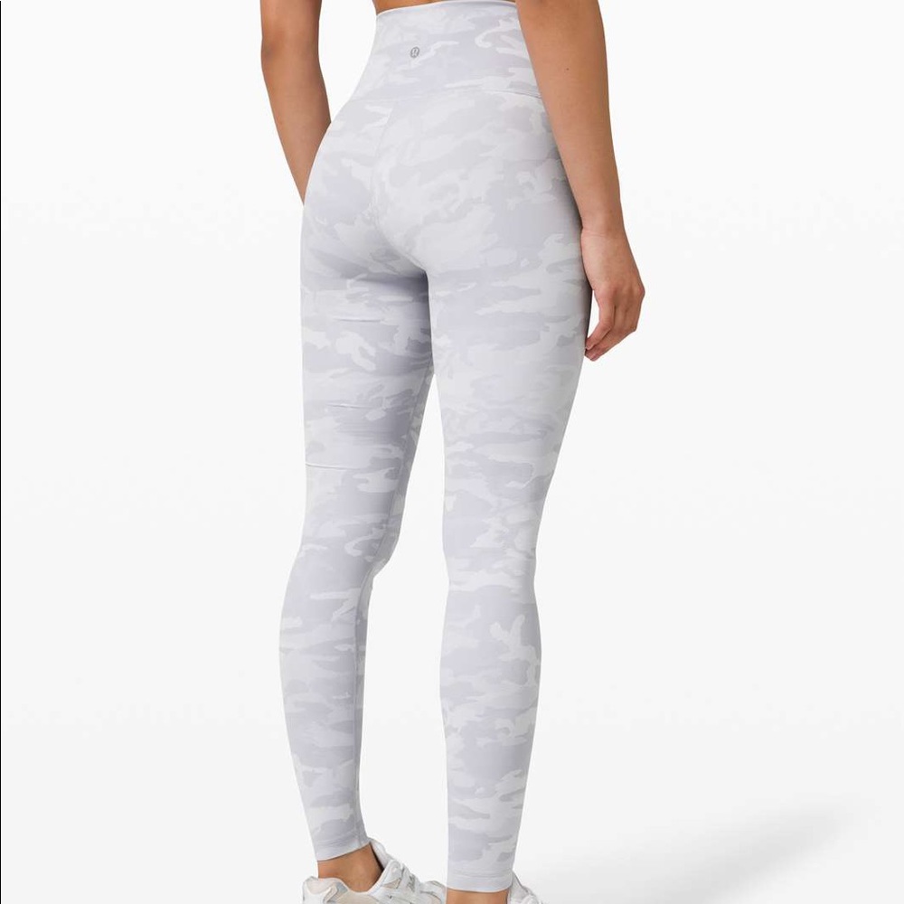 Lulu 28in Incognito Camo Jacquard Alpine White Starlight Wunder Under Luxtreme